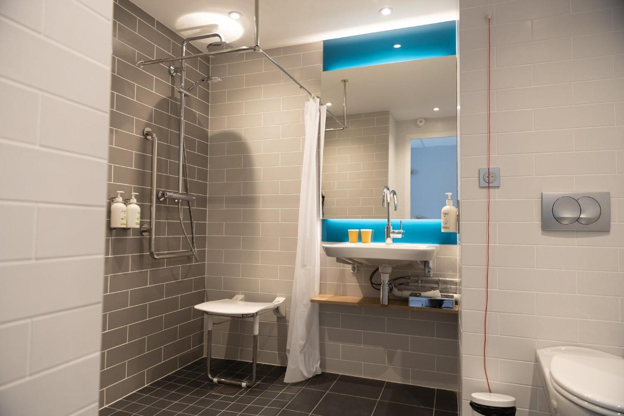 Holiday Inn Express Caen Epron By Ihg Exterior photo